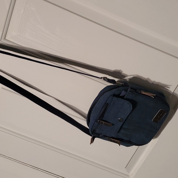 Maze Crossbody - Picture 3 of 10